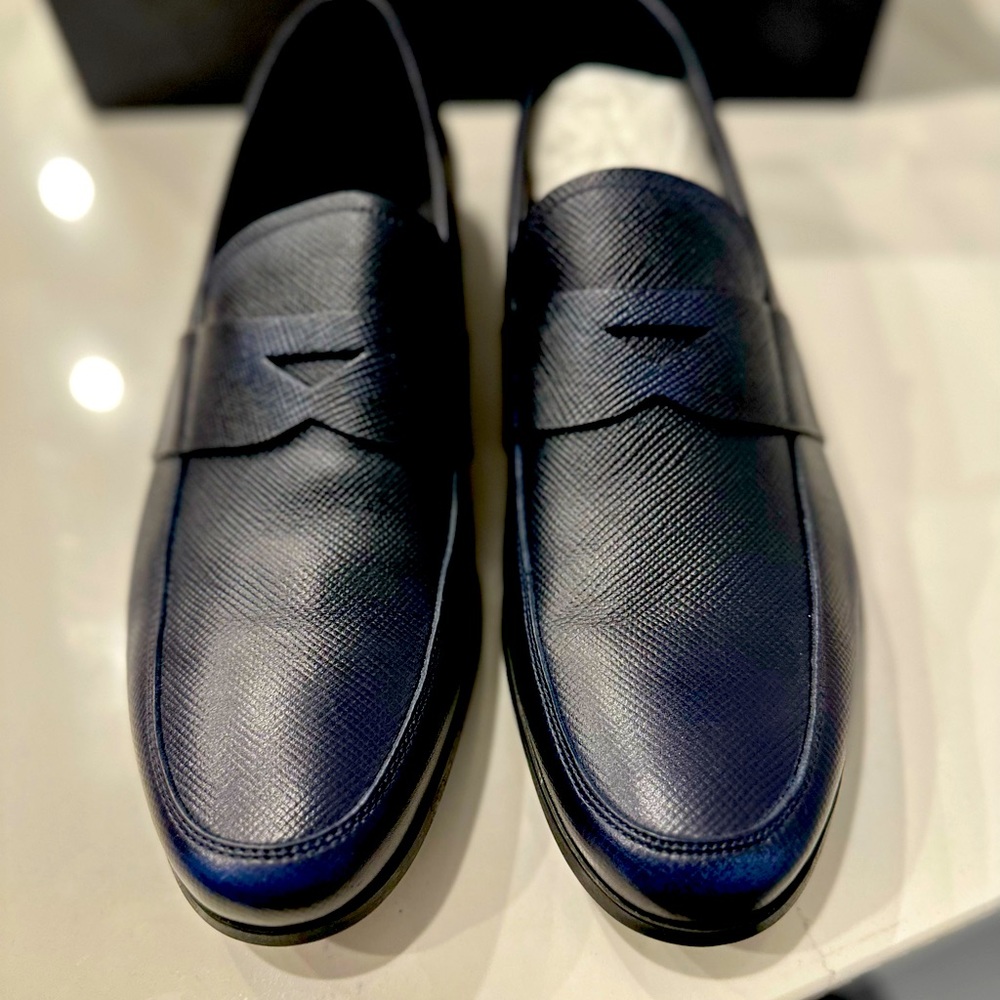 PRADA MEN’S LOAFERS. NAVY SIZE 8